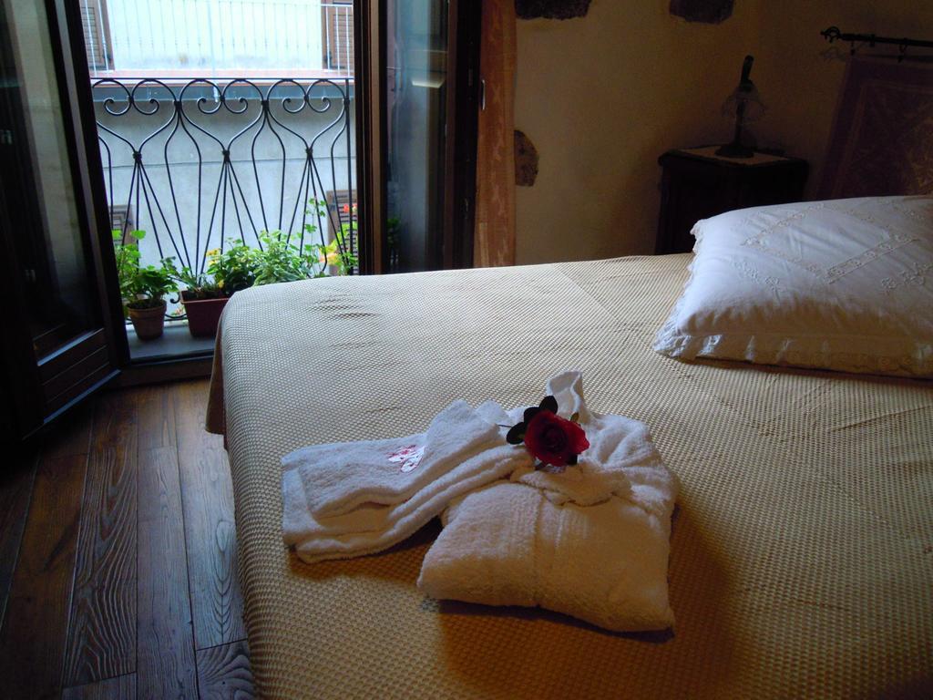 Casa Castori Panzió Macomer Szoba fotó